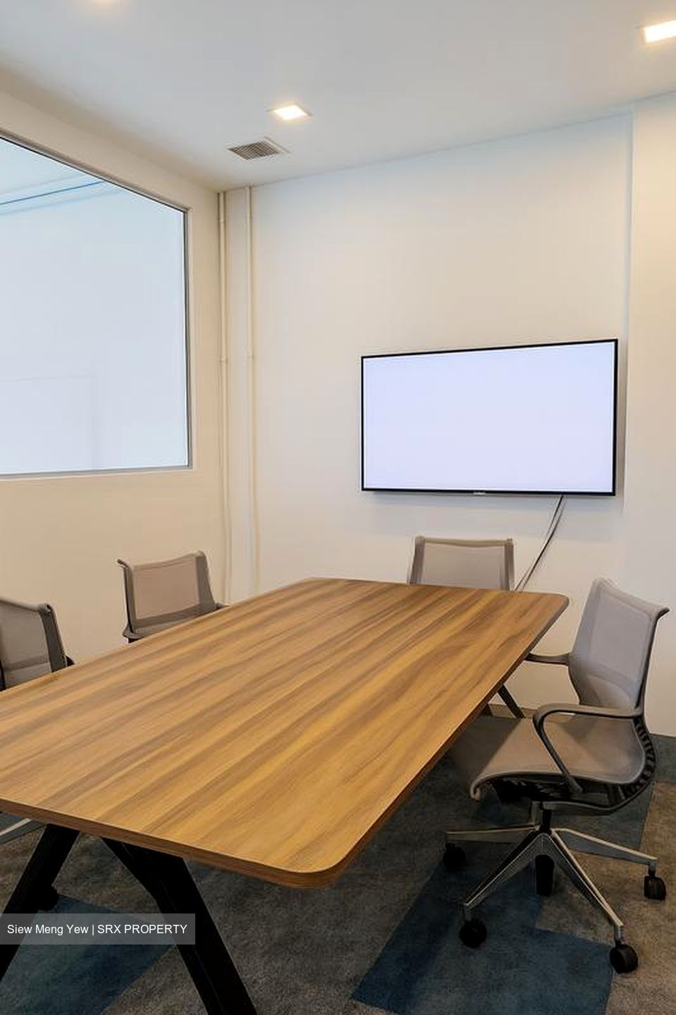 Sbf Center (D1), Office #525615541